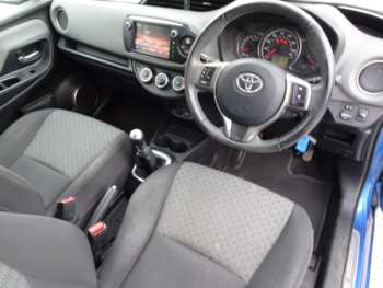 Used Toyota Yaris 2015 for sale - 74717564: Photo
