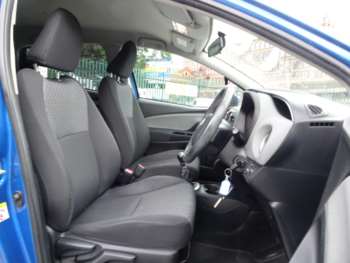 Used Toyota Yaris 2015 for sale - 74717564: Photo