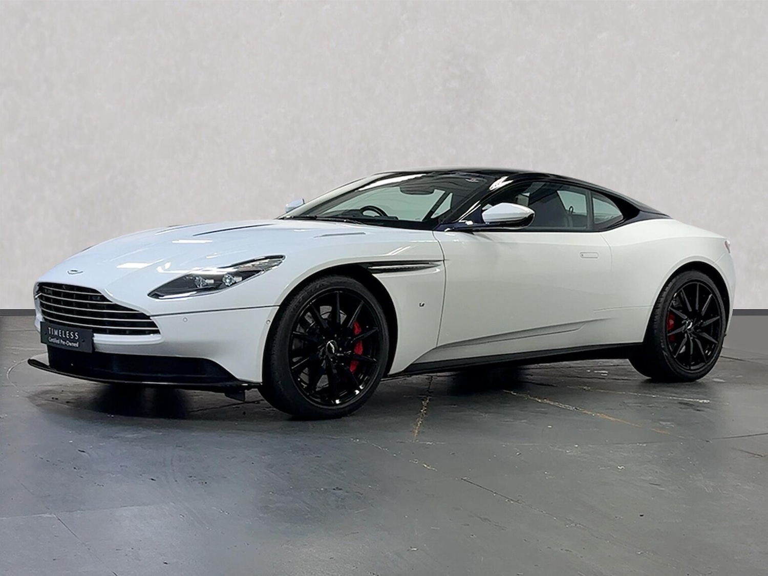 Used Aston Martin DB11 2017 for sale - 76320668: Photo 12