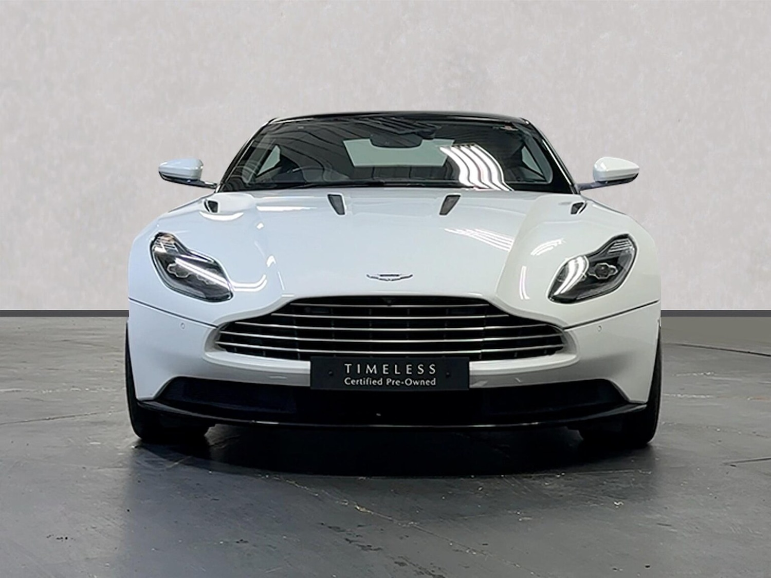 Used Aston Martin DB11 2017 for sale - 76320668: Photo 15