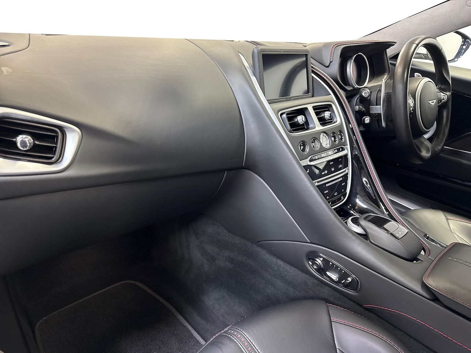 Used Aston Martin DB11 2017 for sale - 76320668: Photo 18