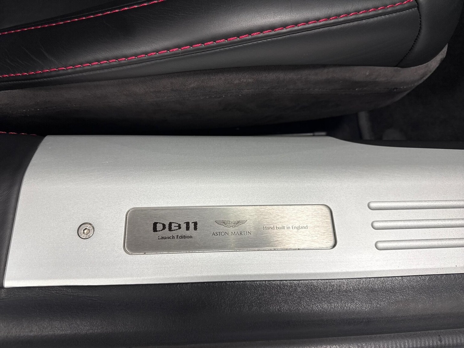 Used Aston Martin DB11 2017 for sale - 76320668: Photo 31