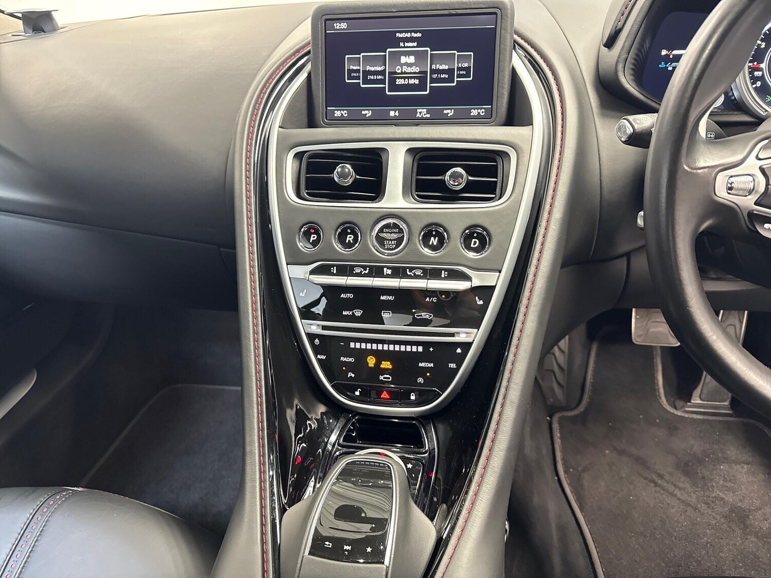 Used Aston Martin DB11 2017 for sale - 76320668: Photo 35