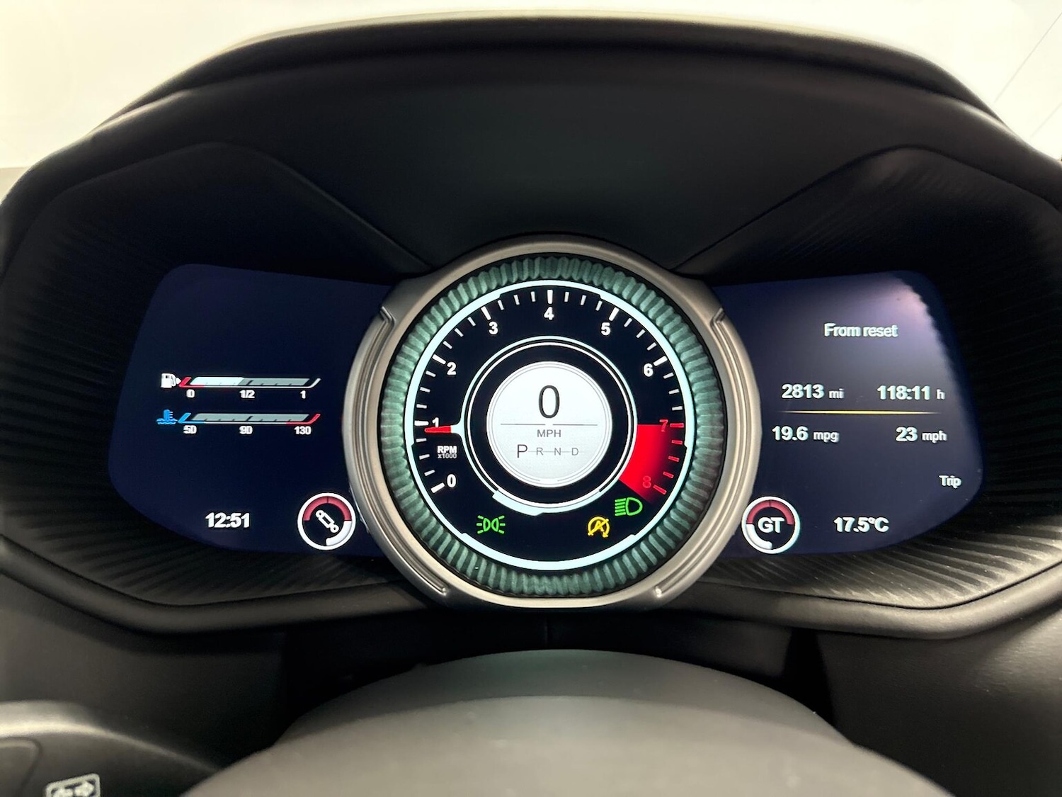 Used Aston Martin DB11 2017 for sale - 76320668: Photo 40