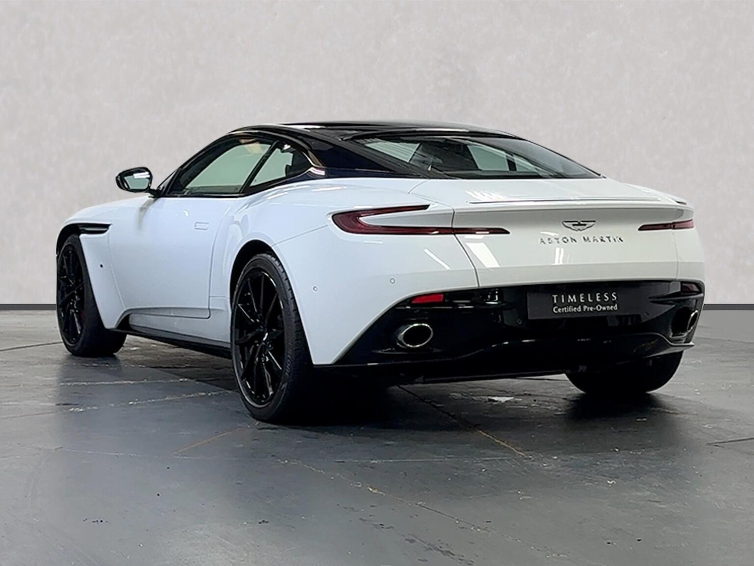 Used Aston Martin DB11 2017 for sale - 76320668: Photo 8