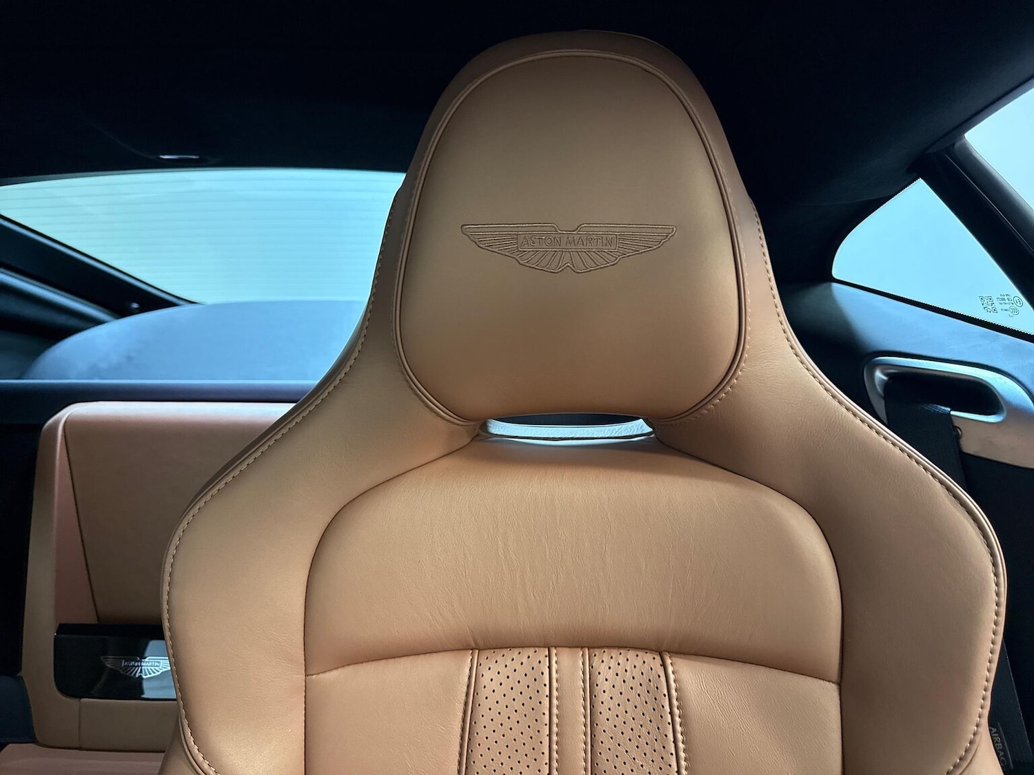 Used Aston Martin Vantage 2024 for sale - 77489590: Photo 21