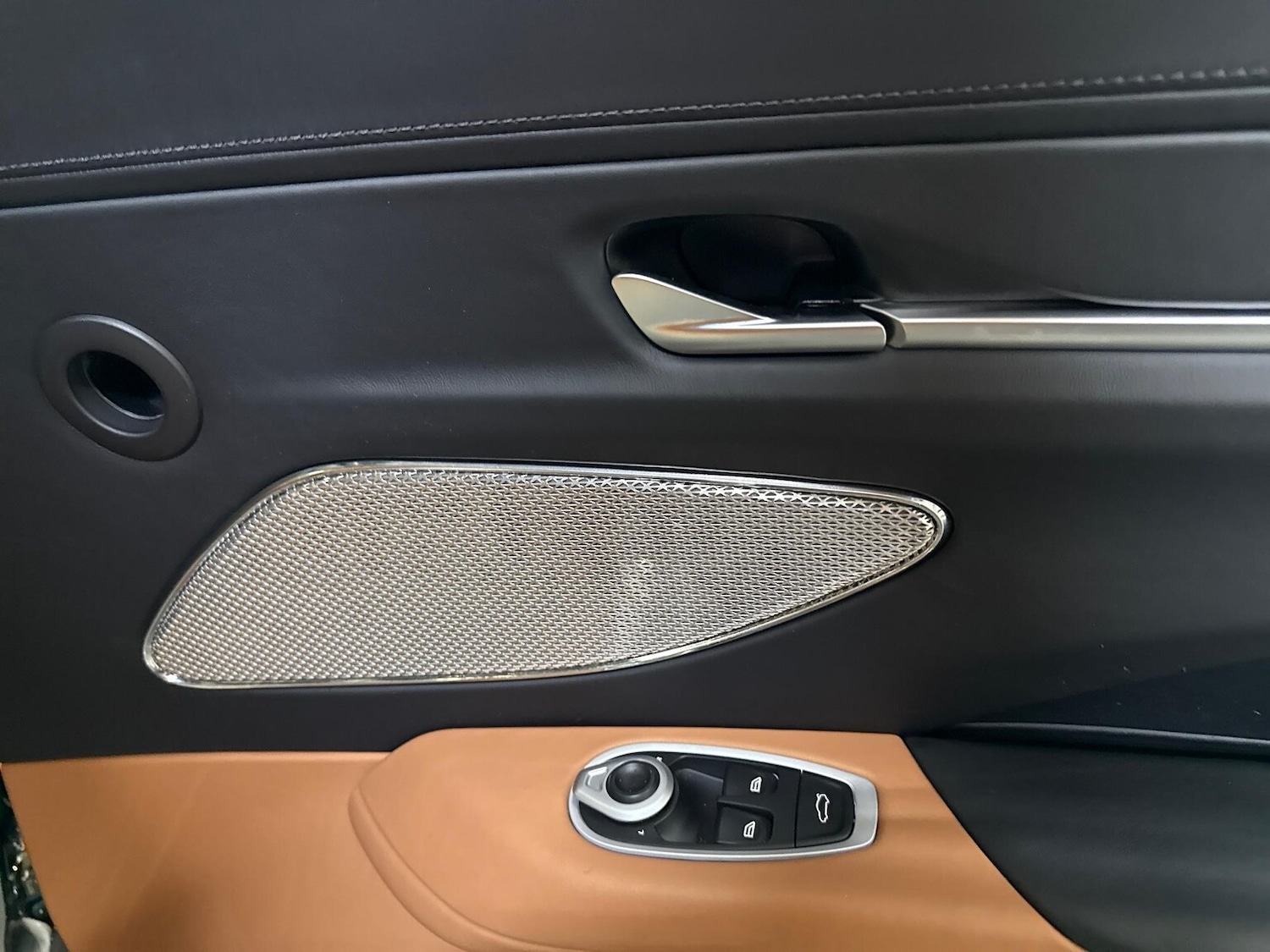 Used Aston Martin Vantage 2024 for sale - 77489590: Photo 26