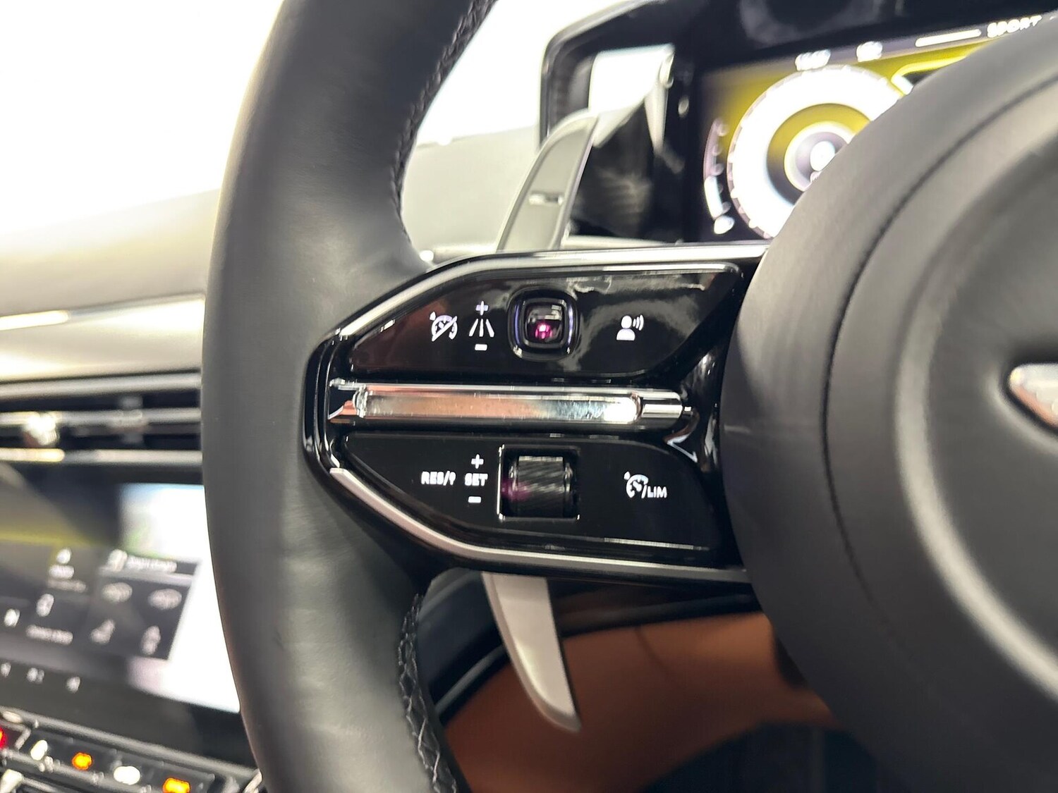 Used Aston Martin Vantage 2024 for sale - 77489590: Photo 32