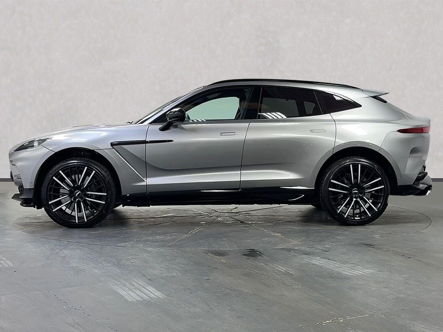 Used Aston Martin DBX 2023 for sale - 78193274: Photo 11