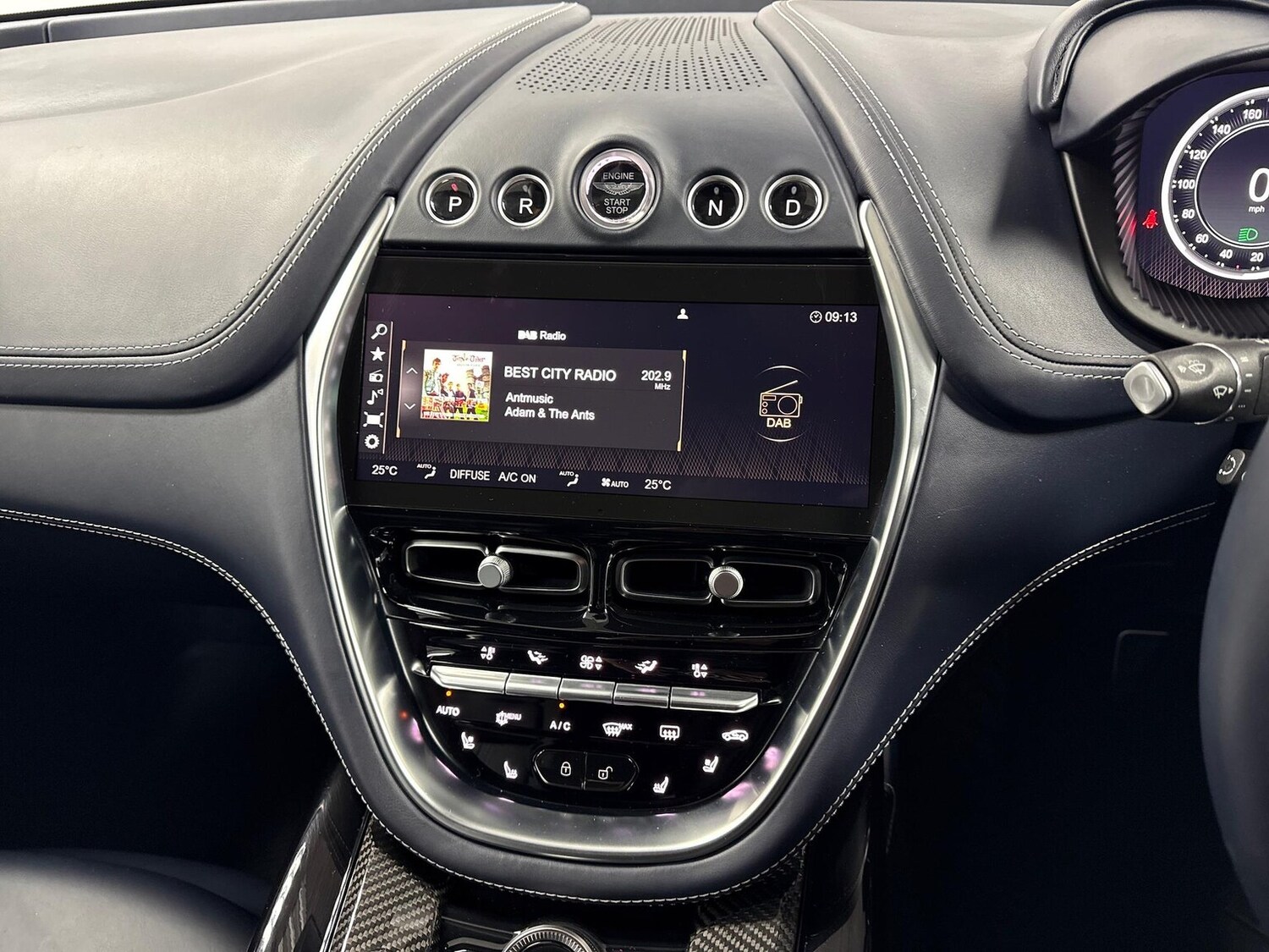 Used Aston Martin DBX 2023 for sale - 78193274: Photo 29