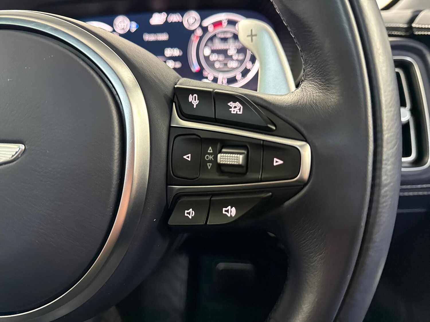 Used Aston Martin DBX 2023 for sale - 78193274: Photo 33