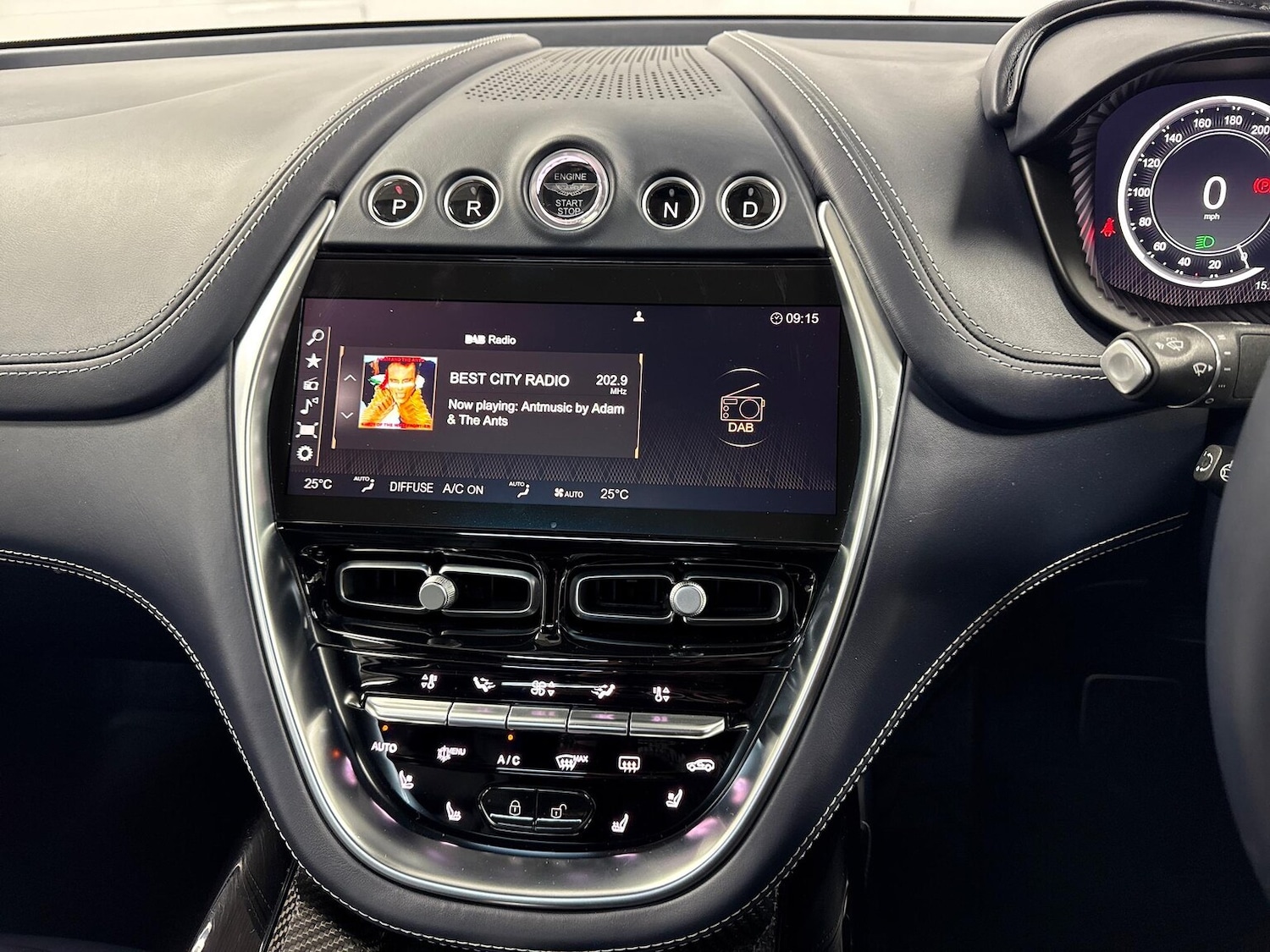 Used Aston Martin DBX 2023 for sale - 78193274: Photo 36