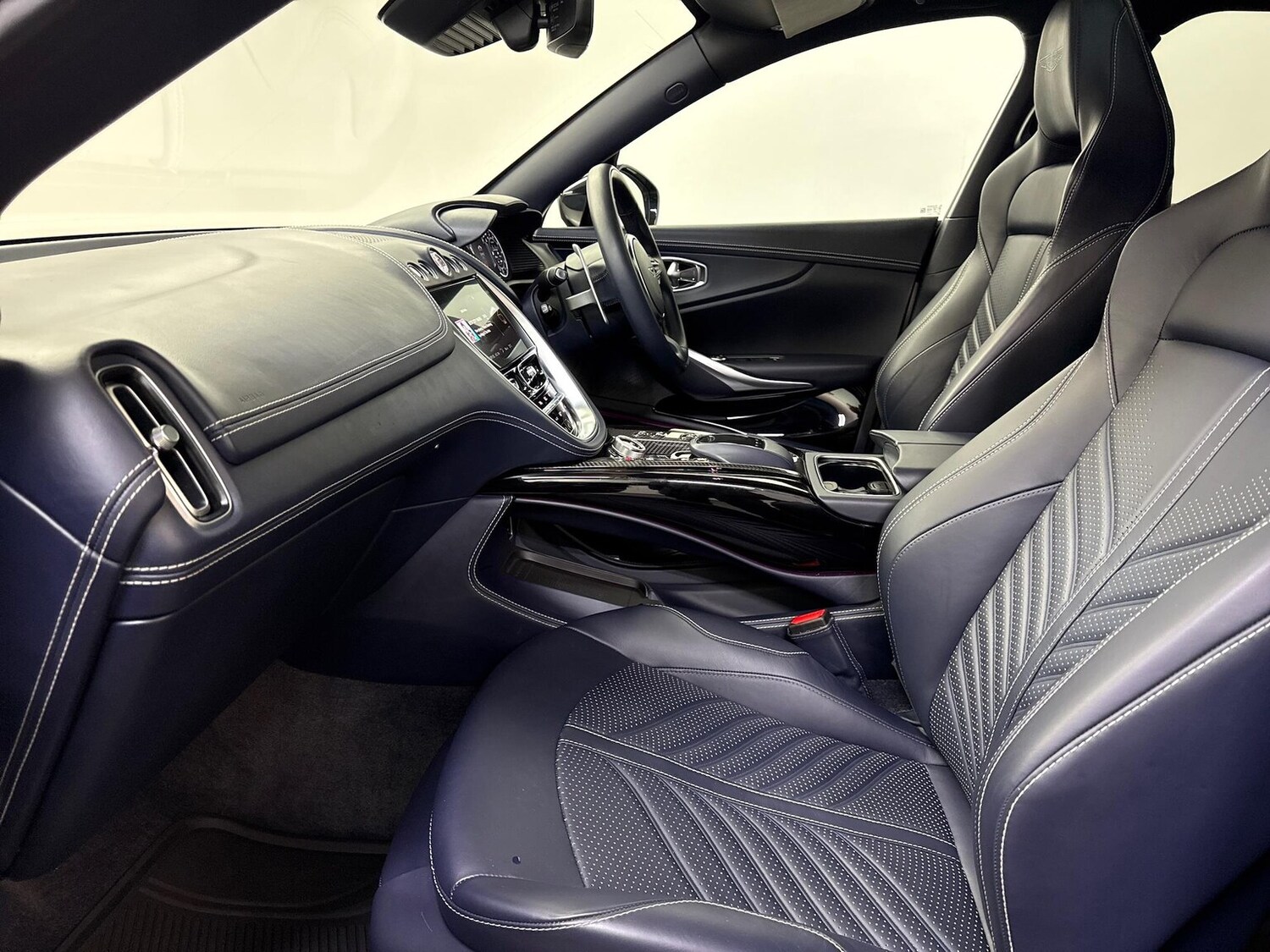 Used Aston Martin DBX 2023 for sale - 78193274: Photo 42