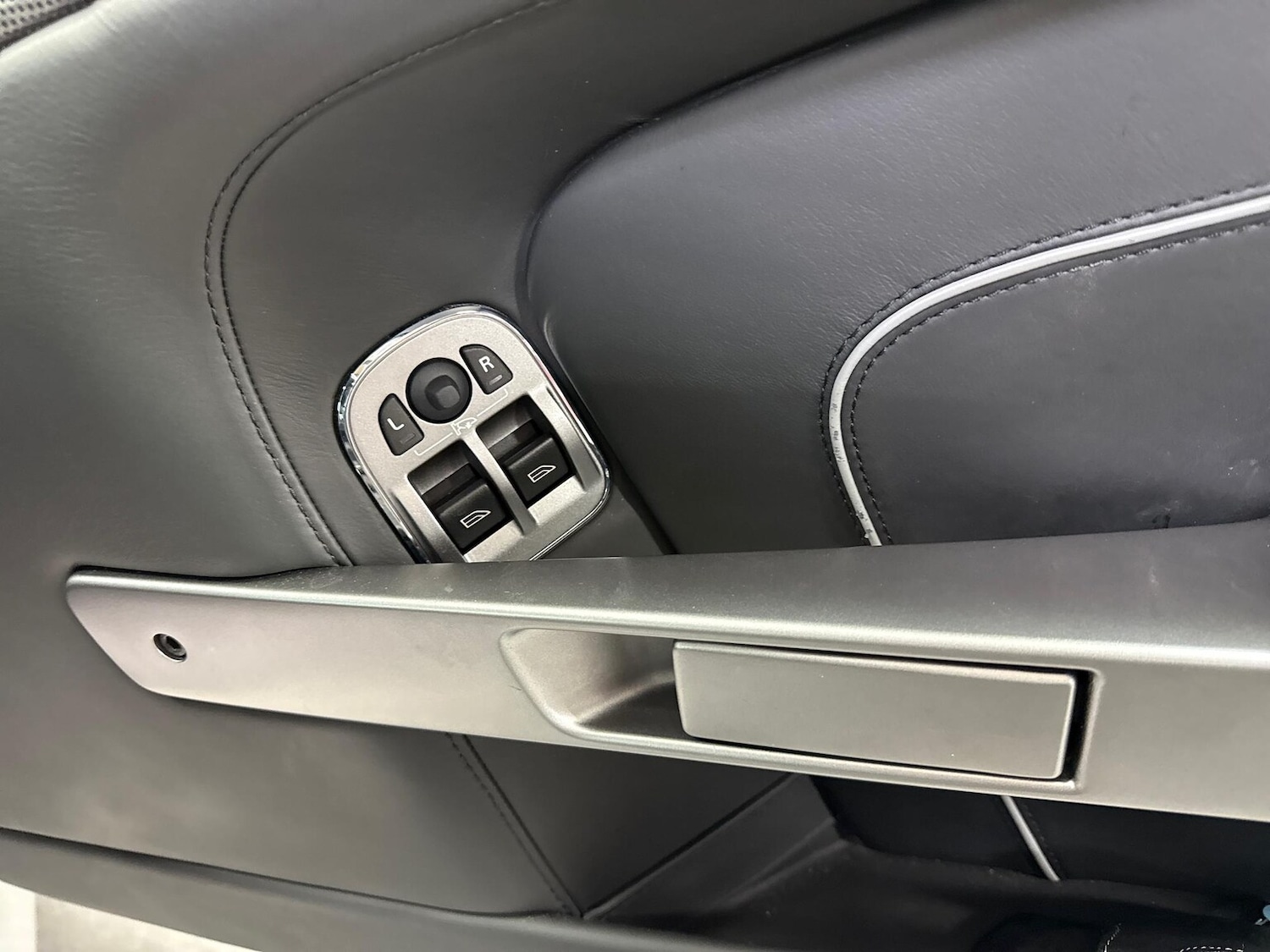 Used Aston Martin Virage 2012 for sale - 77759352: Photo 34