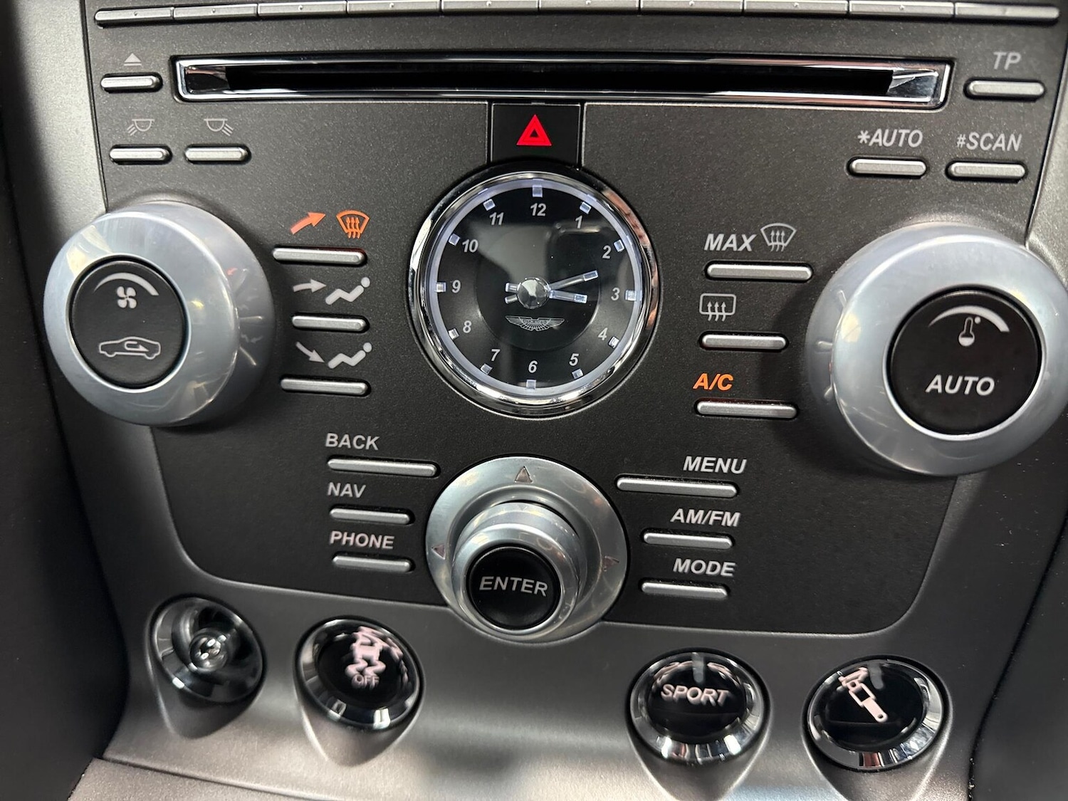 Used Aston Martin Virage 2012 for sale - 77759352: Photo 43