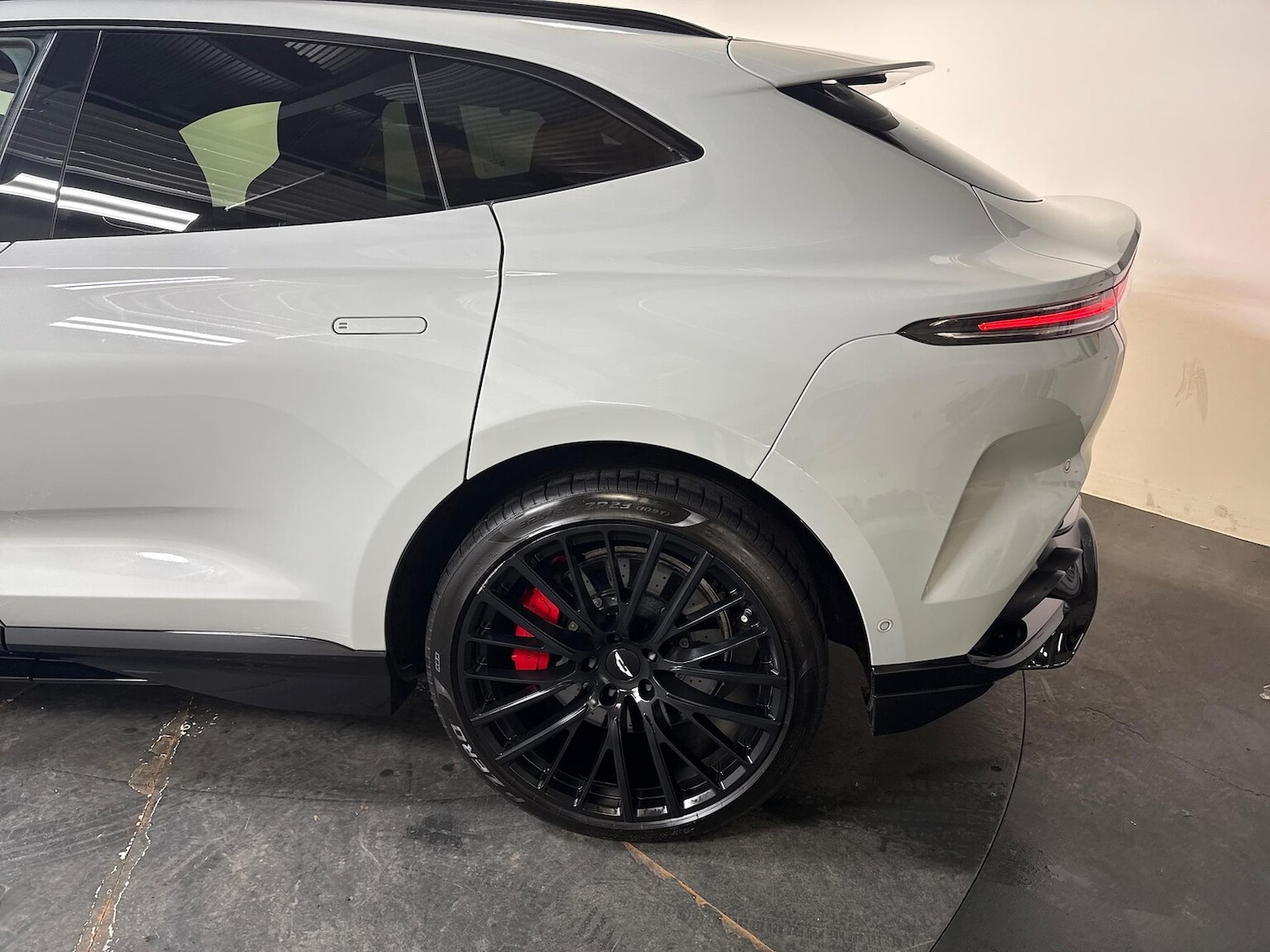 Used Aston Martin DBX 2024 for sale - 77489576: Photo 31