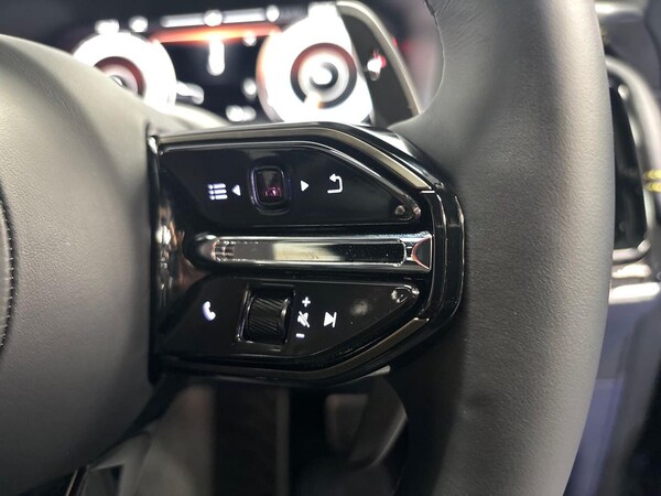 Used Aston Martin DBX 2025 for sale - 75497704: Photo 33