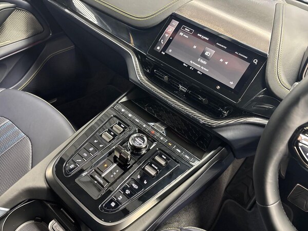 Used Aston Martin DBX 2025 for sale - 75497704: Photo 34