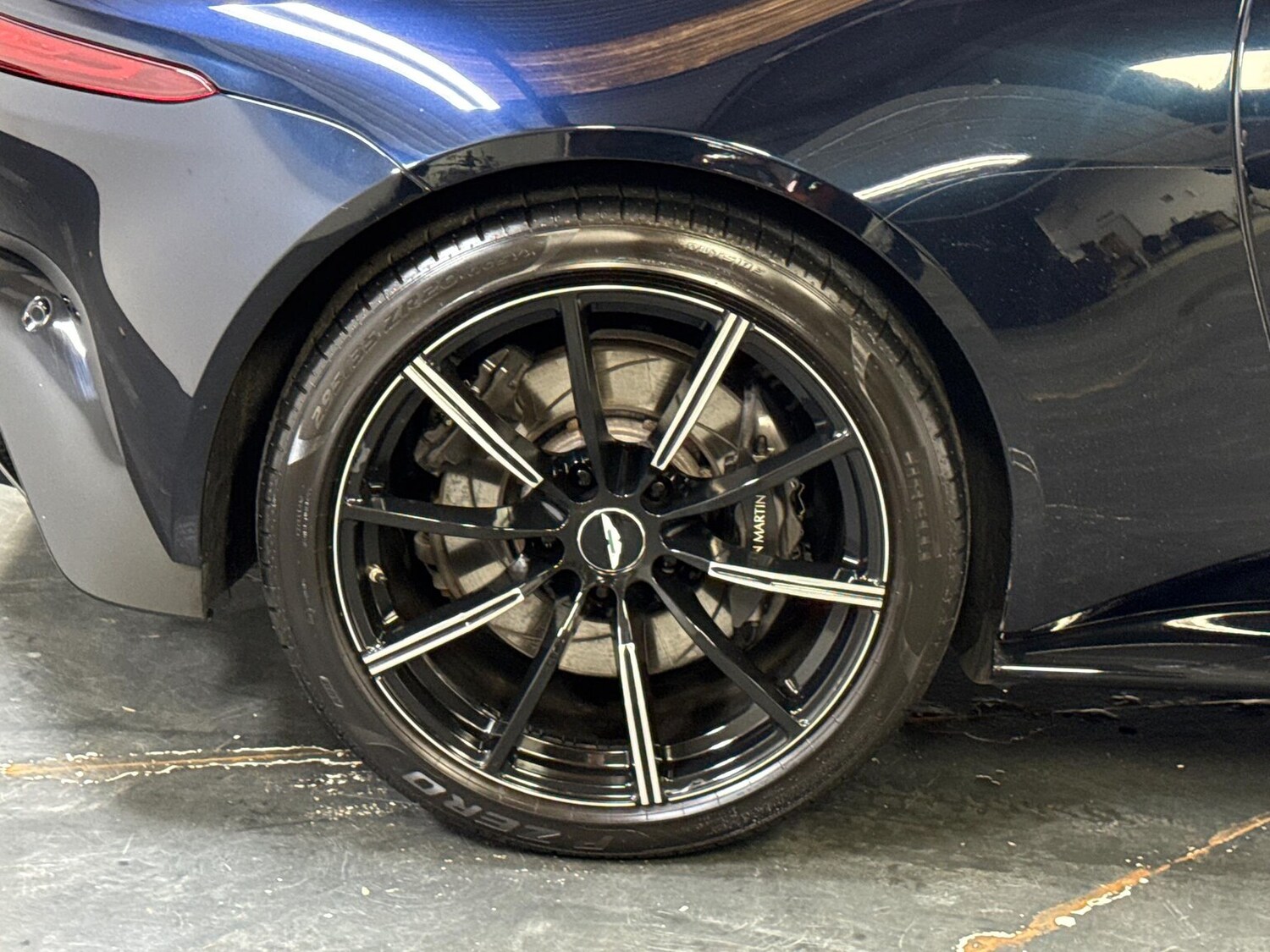 Used Aston Martin Vantage 2019 for sale - 76402393: Photo 18