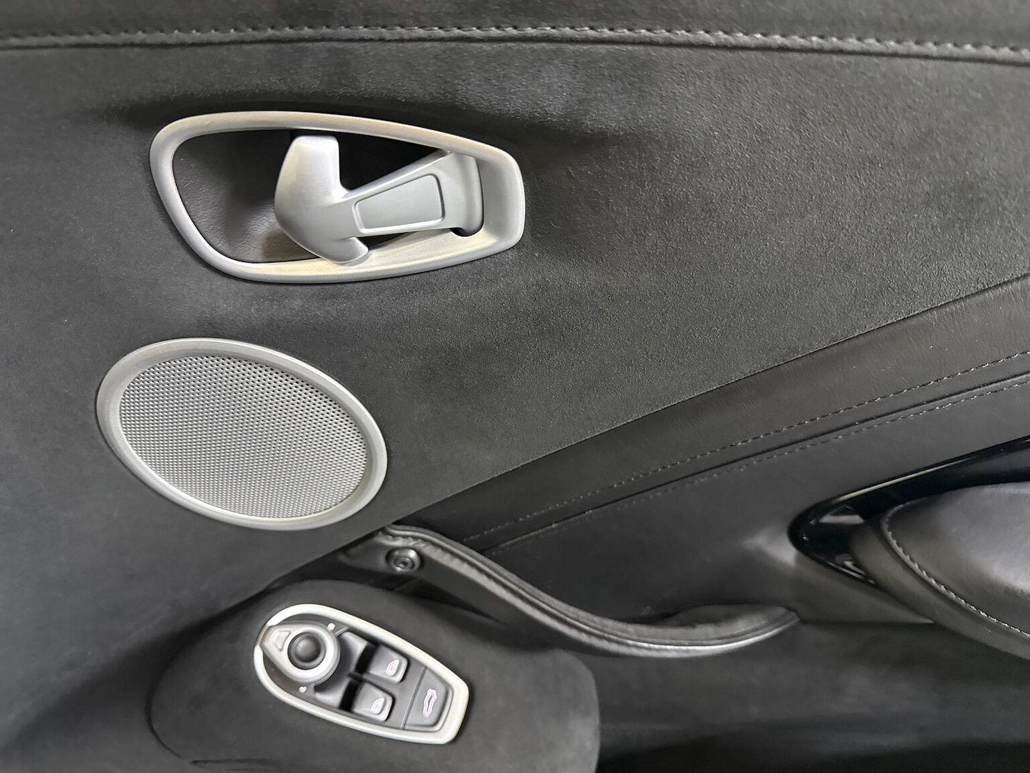 Used Aston Martin Vantage 2019 for sale - 76402393: Photo 20