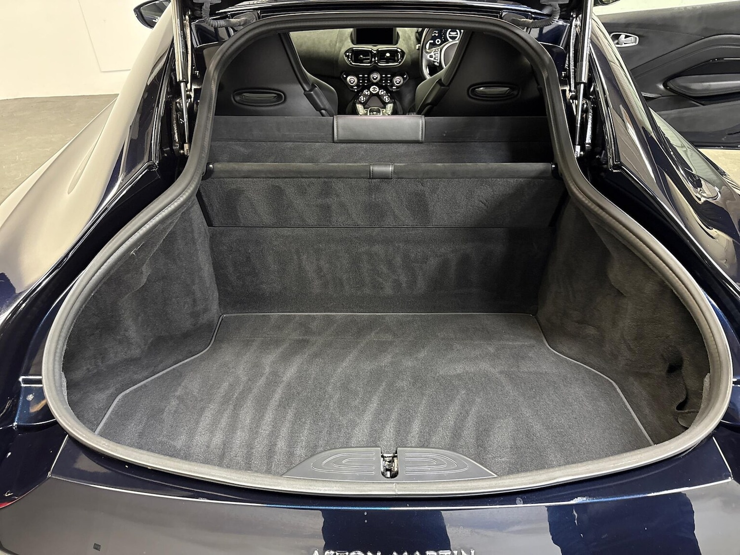 Used Aston Martin Vantage 2019 for sale - 76402393: Photo 22