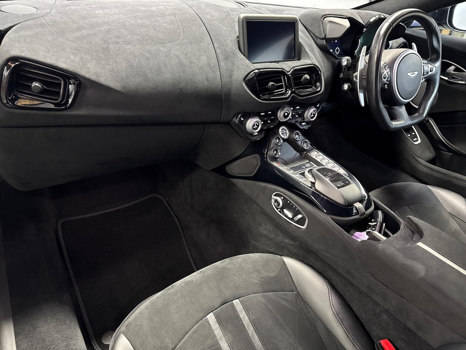 Used Aston Martin Vantage 2019 for sale - 76402393: Photo 24