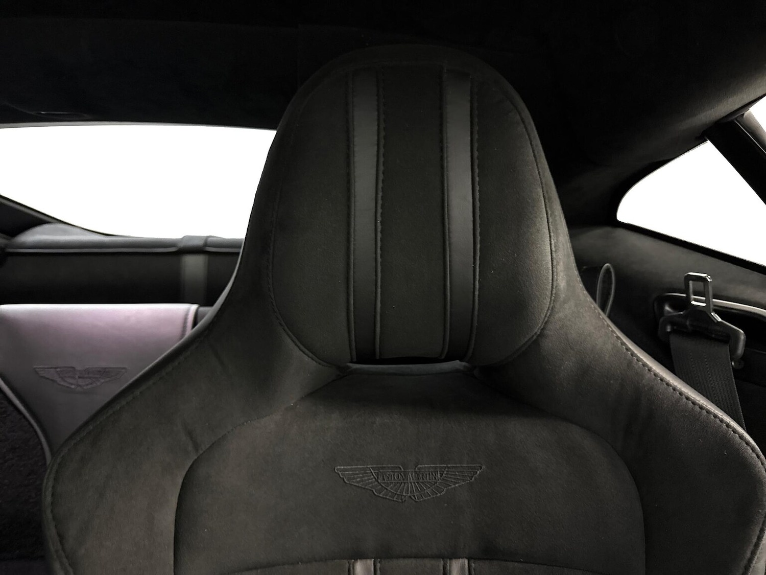 Used Aston Martin Vantage 2019 for sale - 76402393: Photo 25