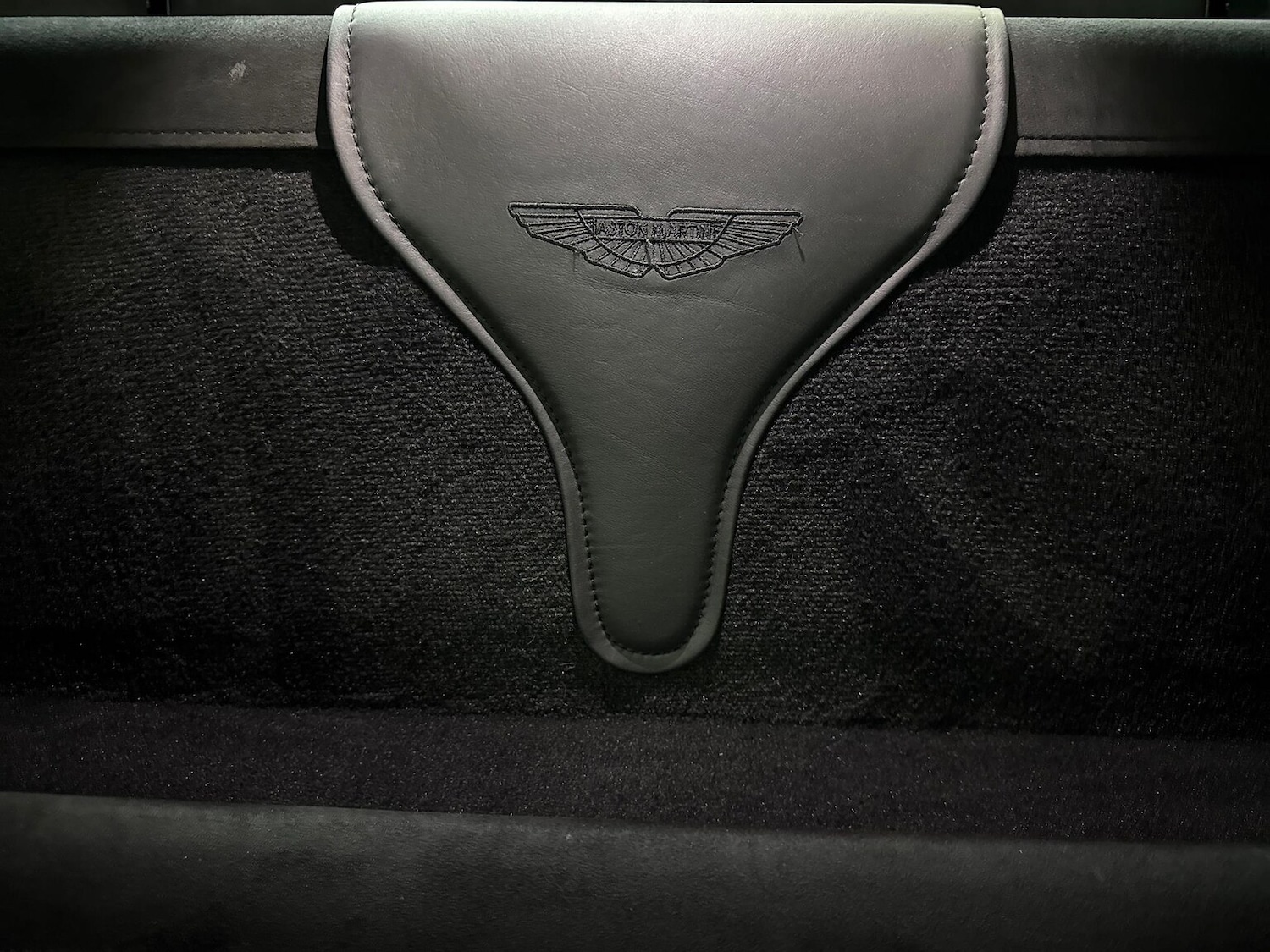 Used Aston Martin Vantage 2019 for sale - 76402393: Photo 26