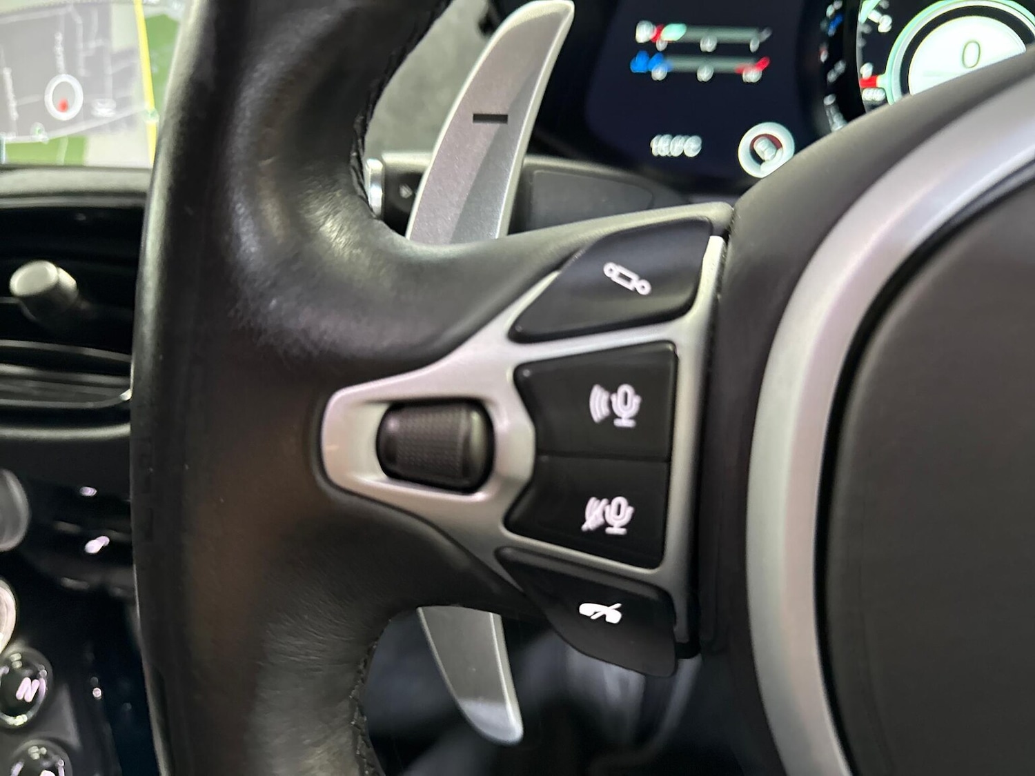 Used Aston Martin Vantage 2019 for sale - 76402393: Photo 35