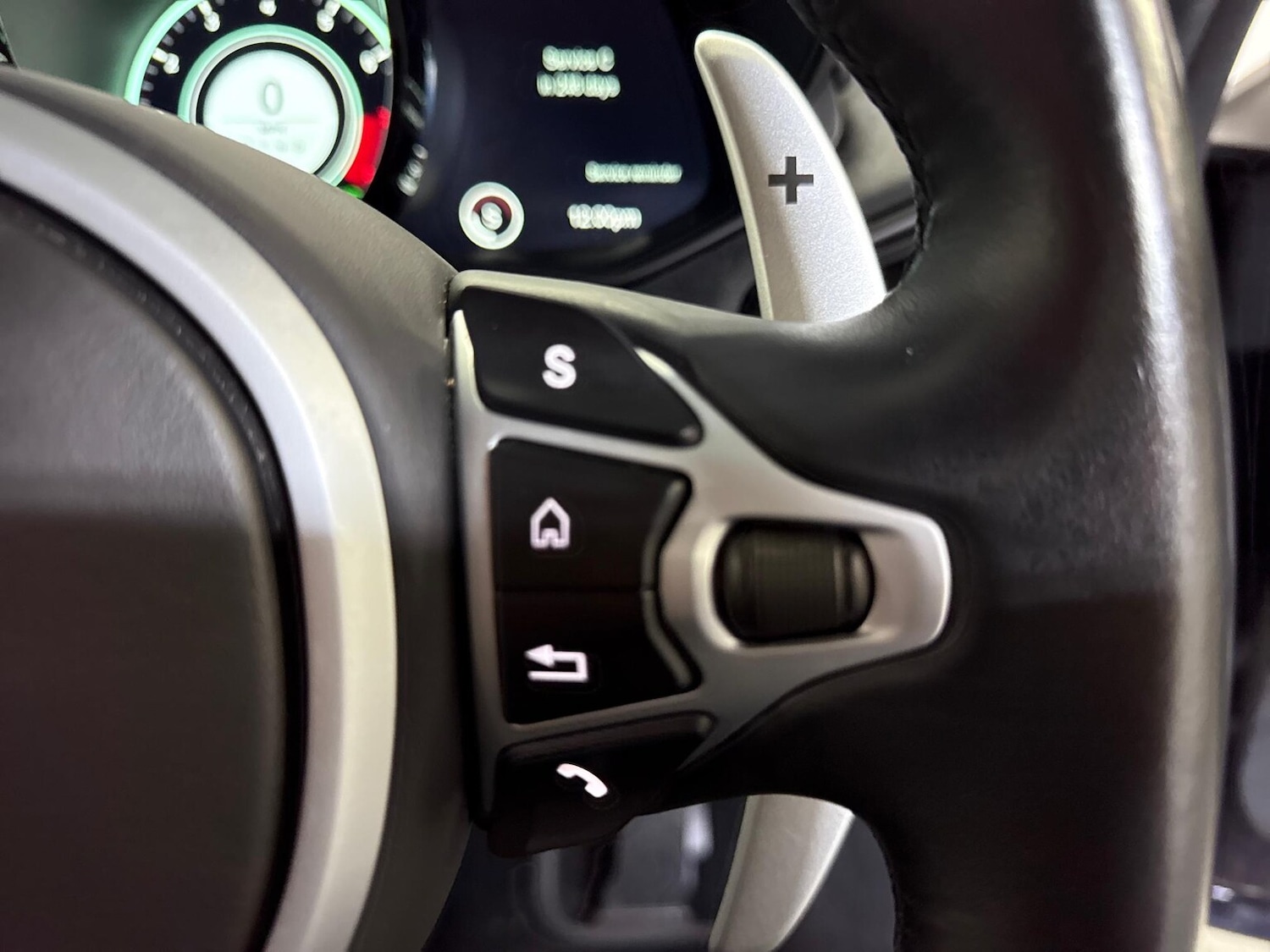 Used Aston Martin Vantage 2019 for sale - 76402393: Photo 36