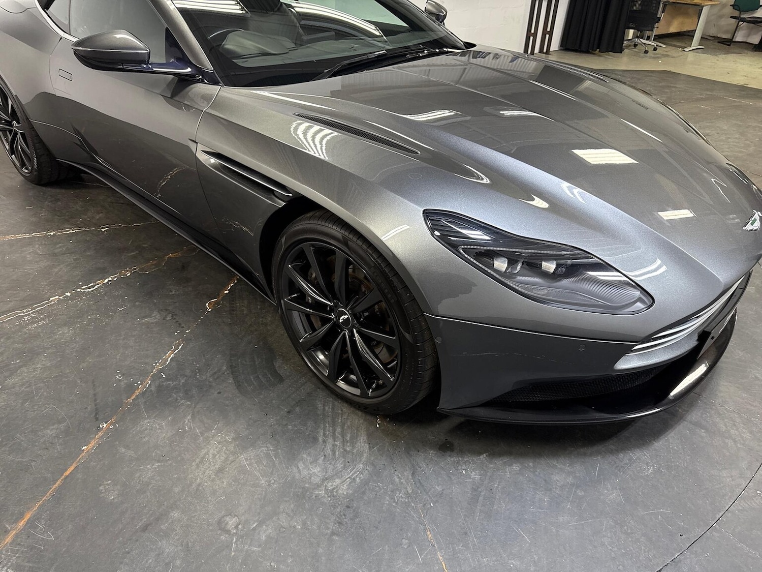 Used Aston Martin DB11 2019 for sale - 76219152: Photo 22
