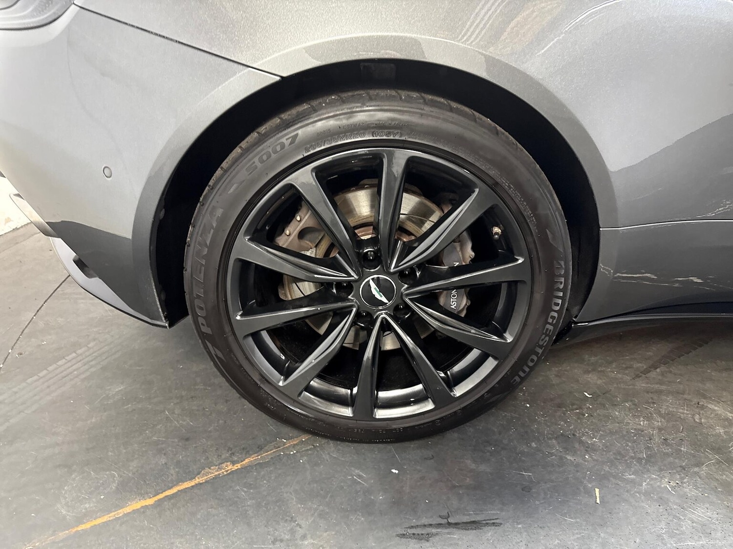 Used Aston Martin DB11 2019 for sale - 76219152: Photo 24