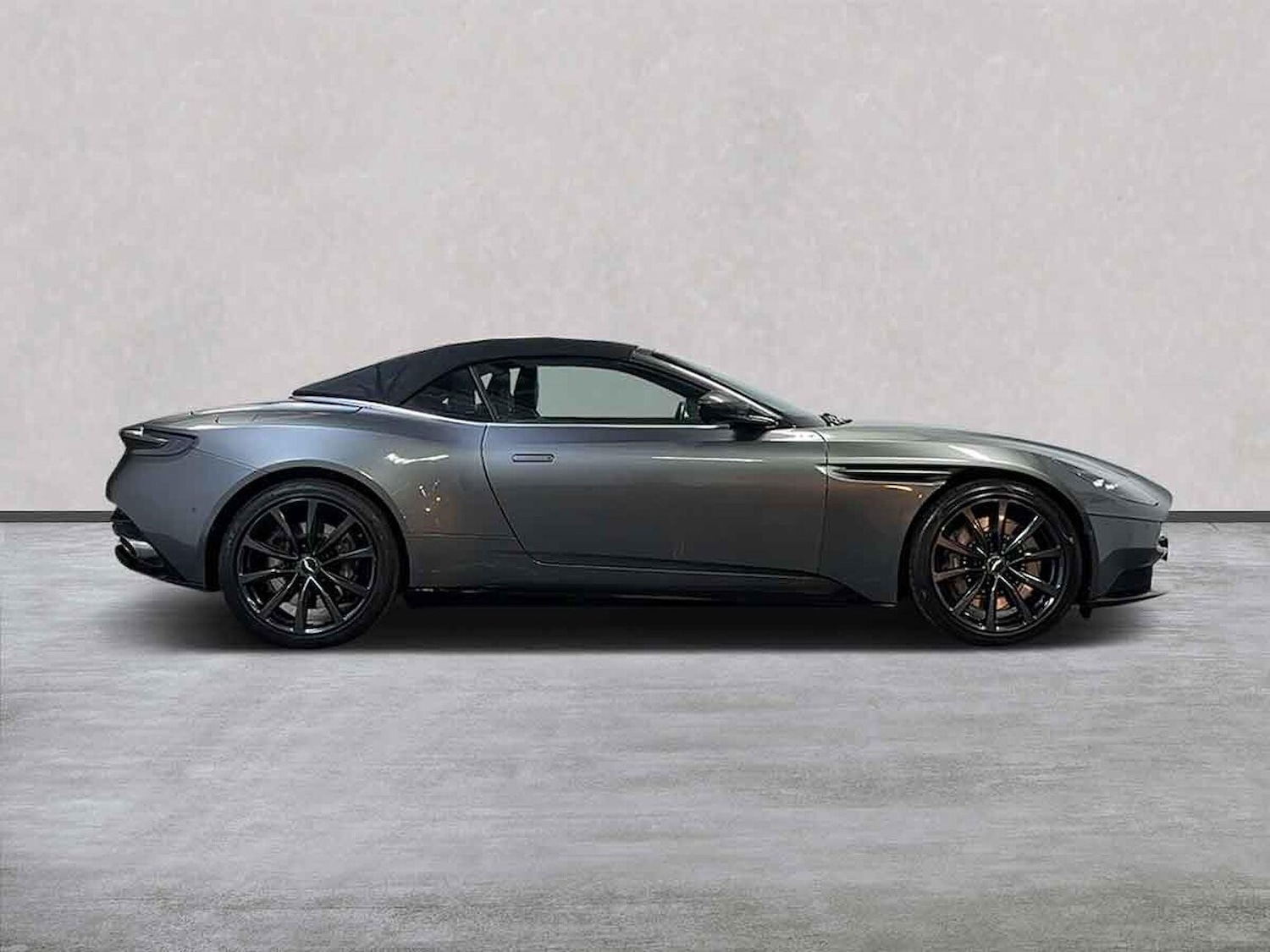 Used Aston Martin DB11 2019 for sale - 76219152: Photo 3
