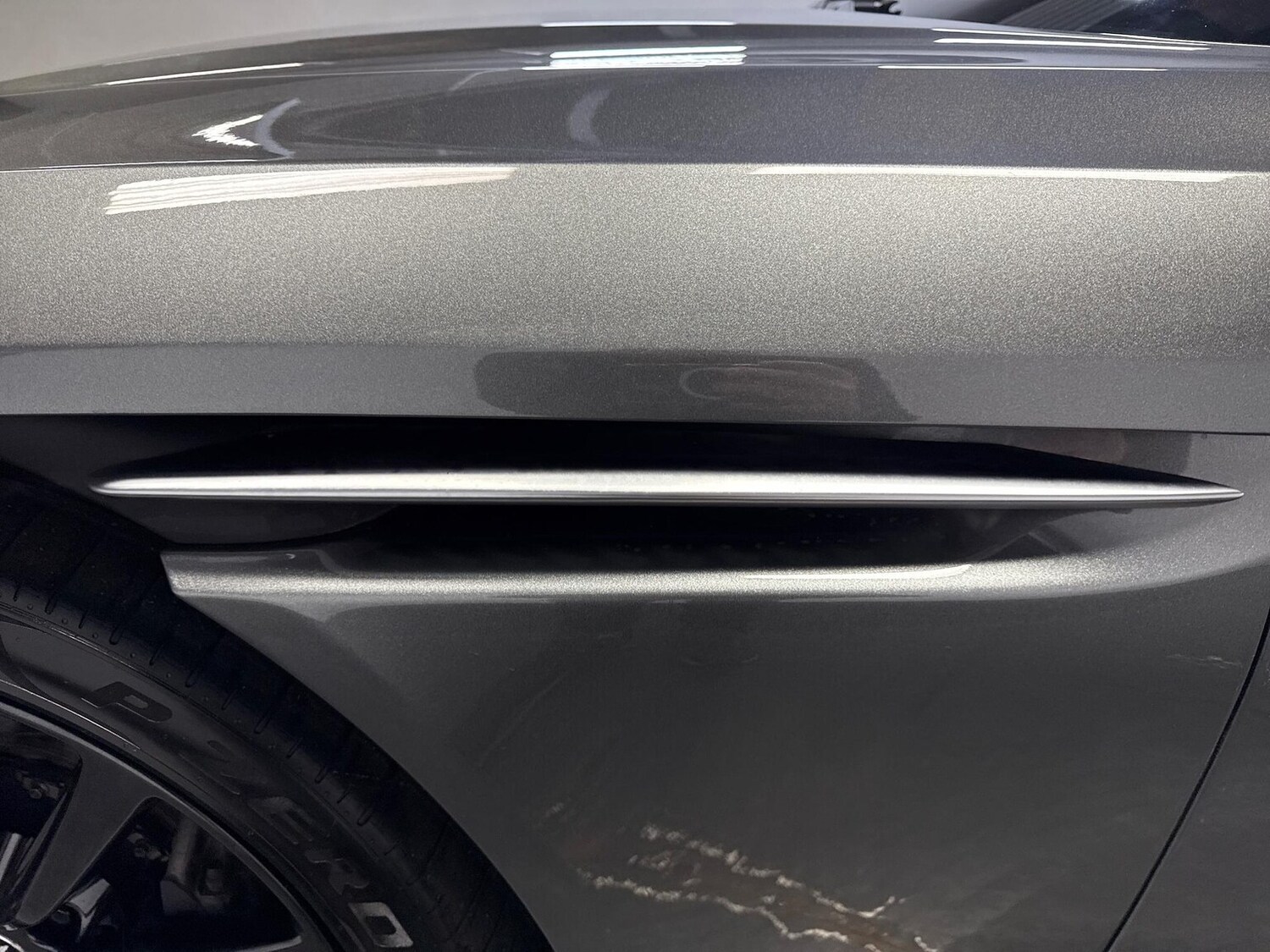 Used Aston Martin DB11 2019 for sale - 76219152: Photo 33