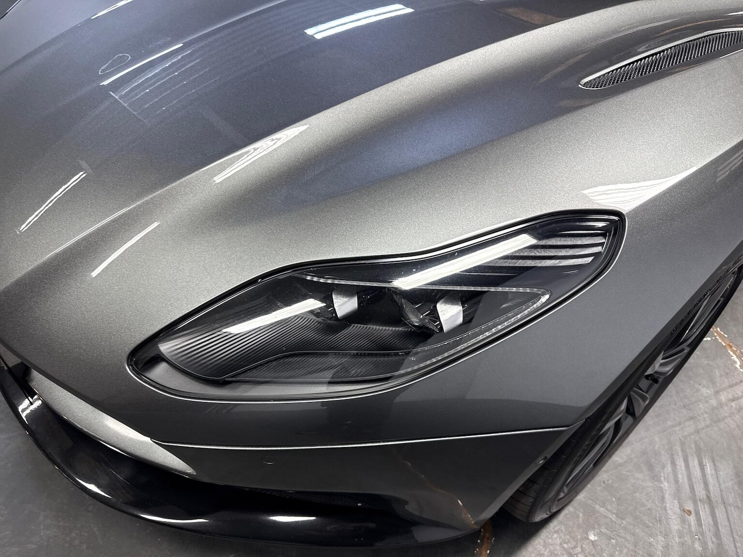 Used Aston Martin DB11 2019 for sale - 76219152: Photo 34
