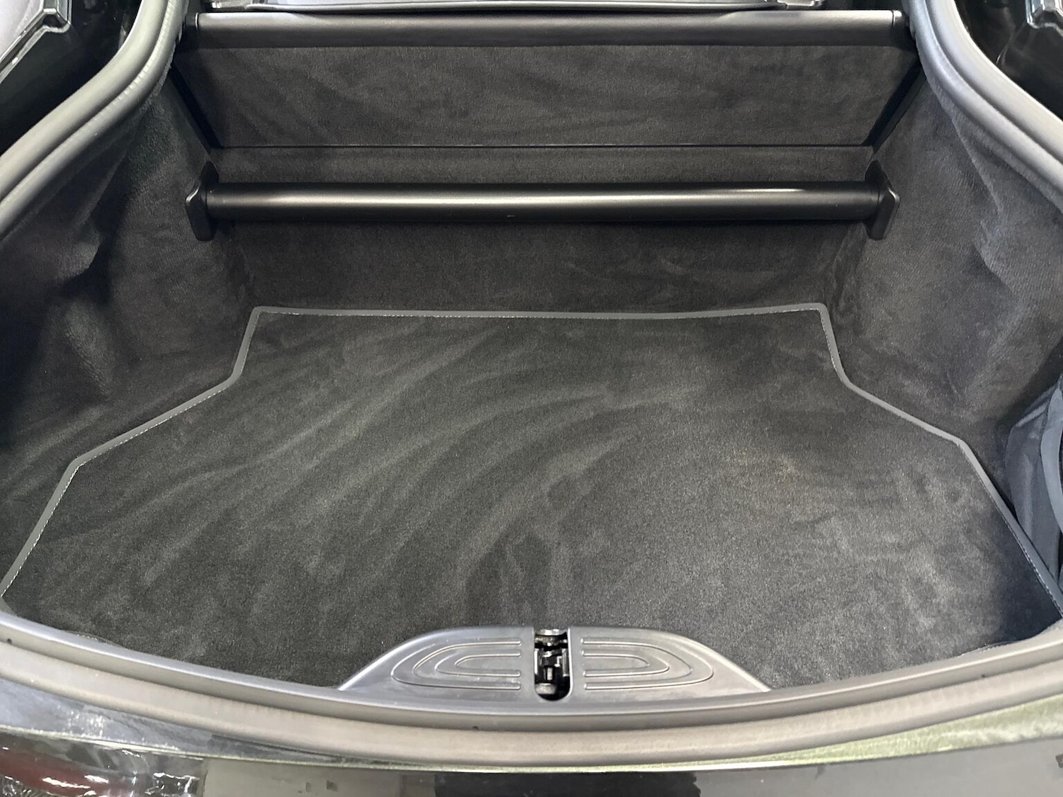 Used Aston Martin Vantage 2024 for sale - 78193245: Photo 19