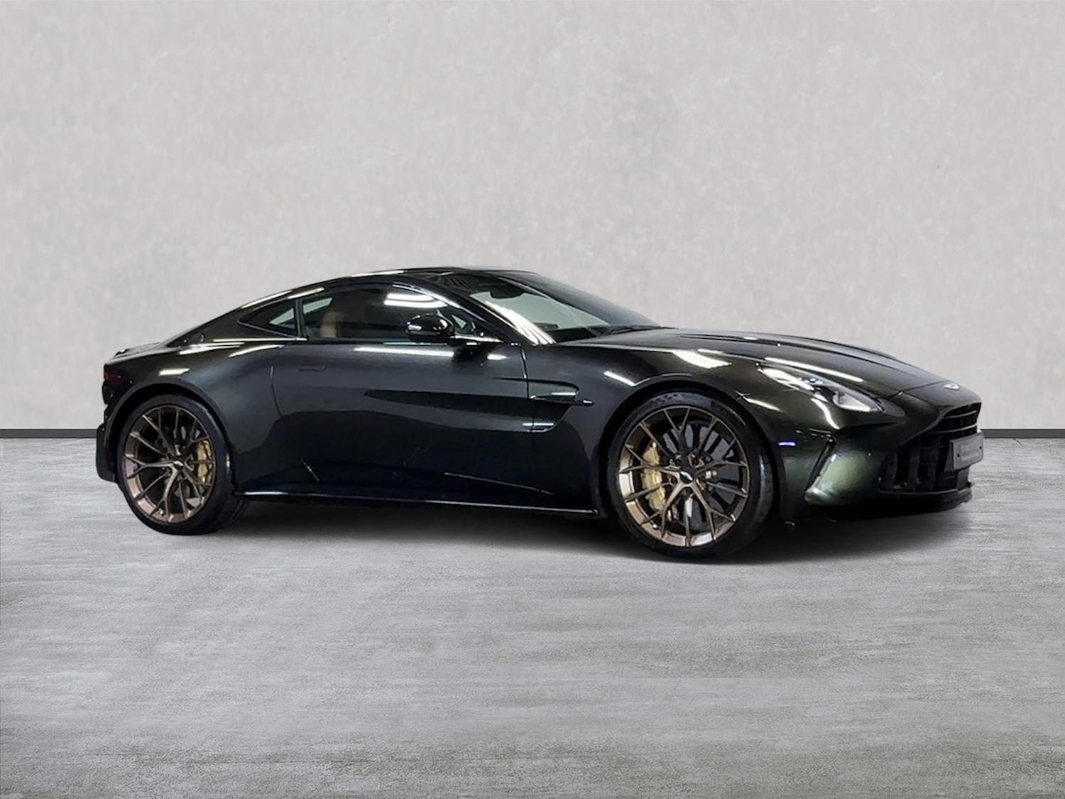 Used Aston Martin Vantage 2024 for sale - 78193245: Photo 2