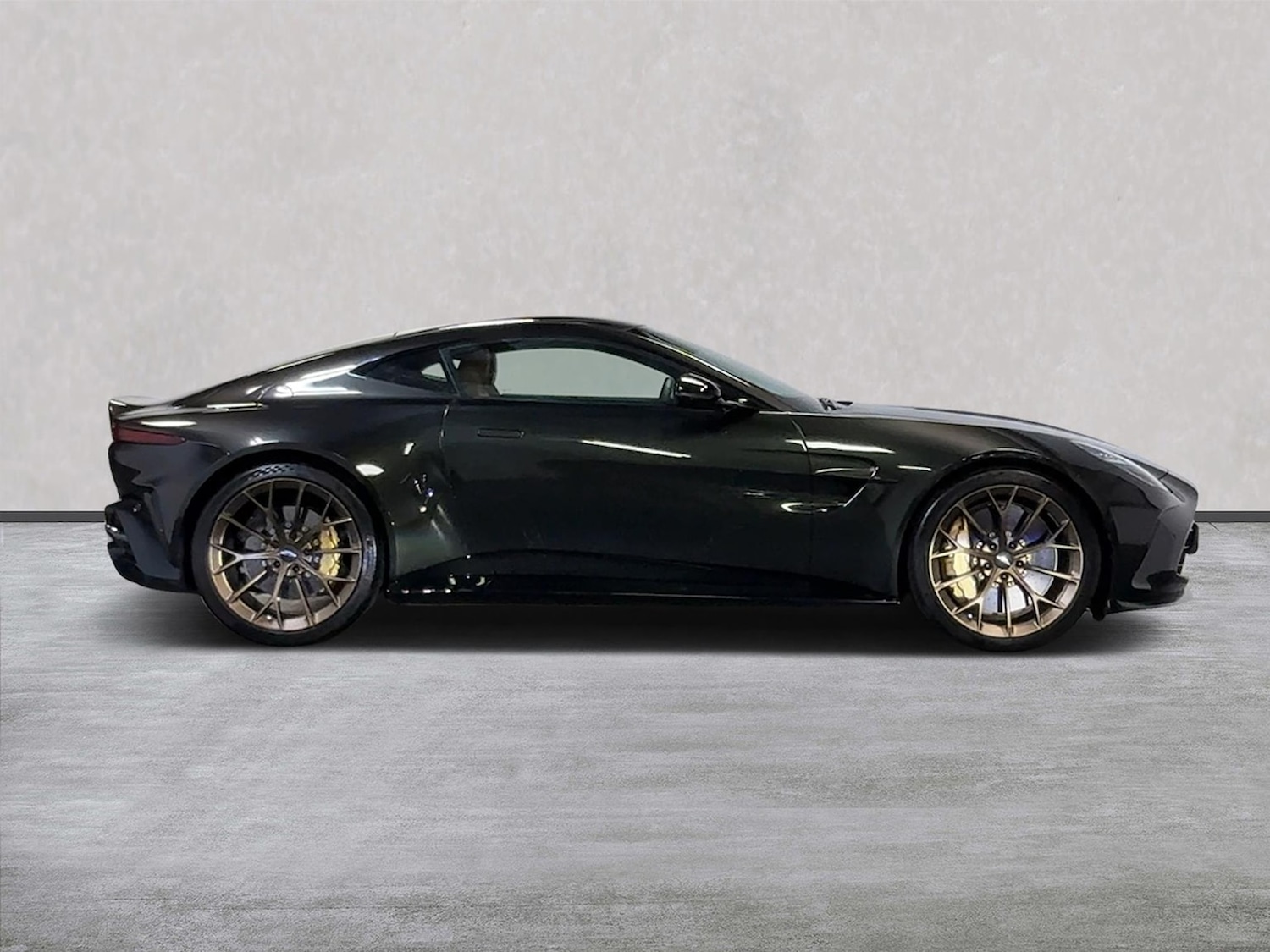 Used Aston Martin Vantage 2024 for sale - 78193245: Photo 3