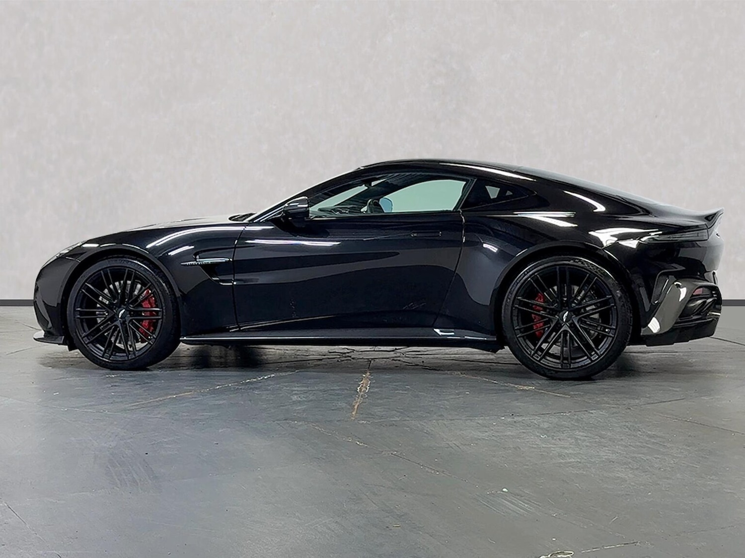 Used Aston Martin Vantage 2025 for sale - 77489598: Photo 10