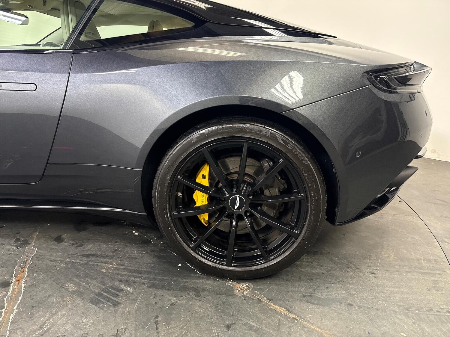 Used Aston Martin DB11 2021 for sale - 77687981: Photo 31