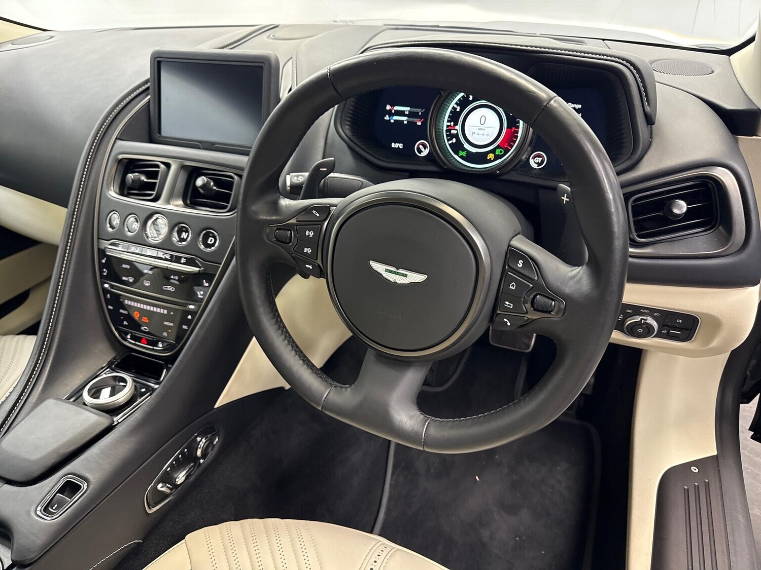 Used Aston Martin DB11 2021 for sale - 77687981: Photo 36