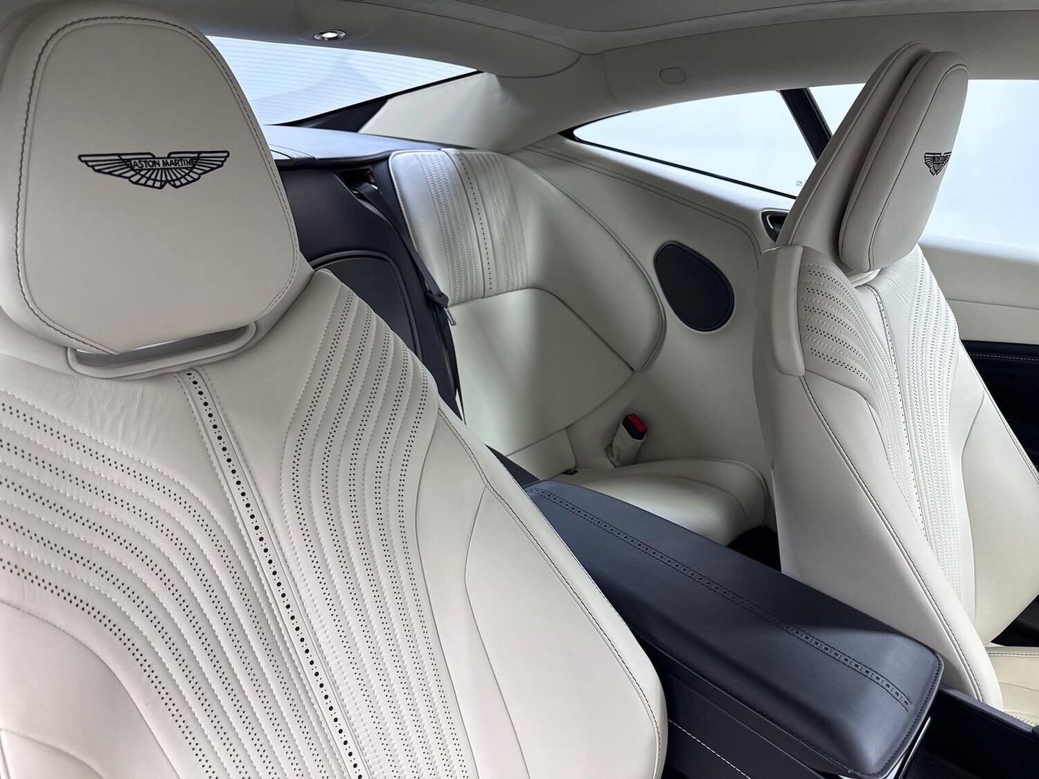 Used Aston Martin DB11 2021 for sale - 77687981: Photo 38