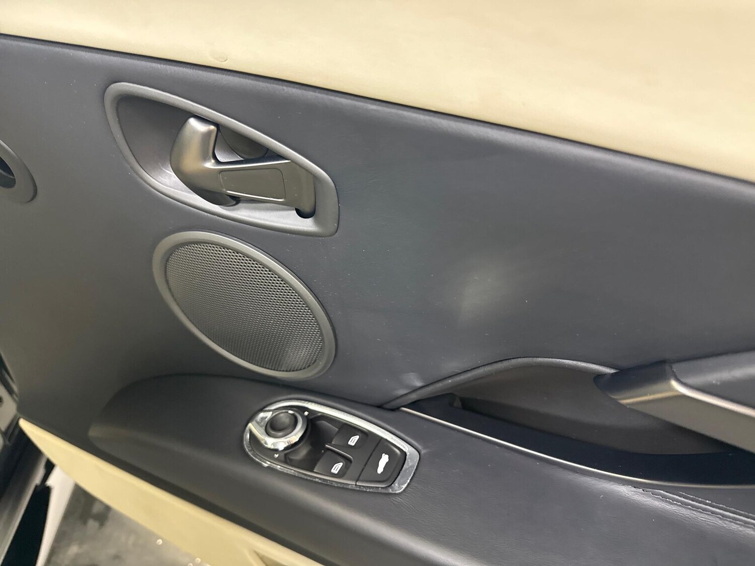 Used Aston Martin DB11 2021 for sale - 77687981: Photo 39