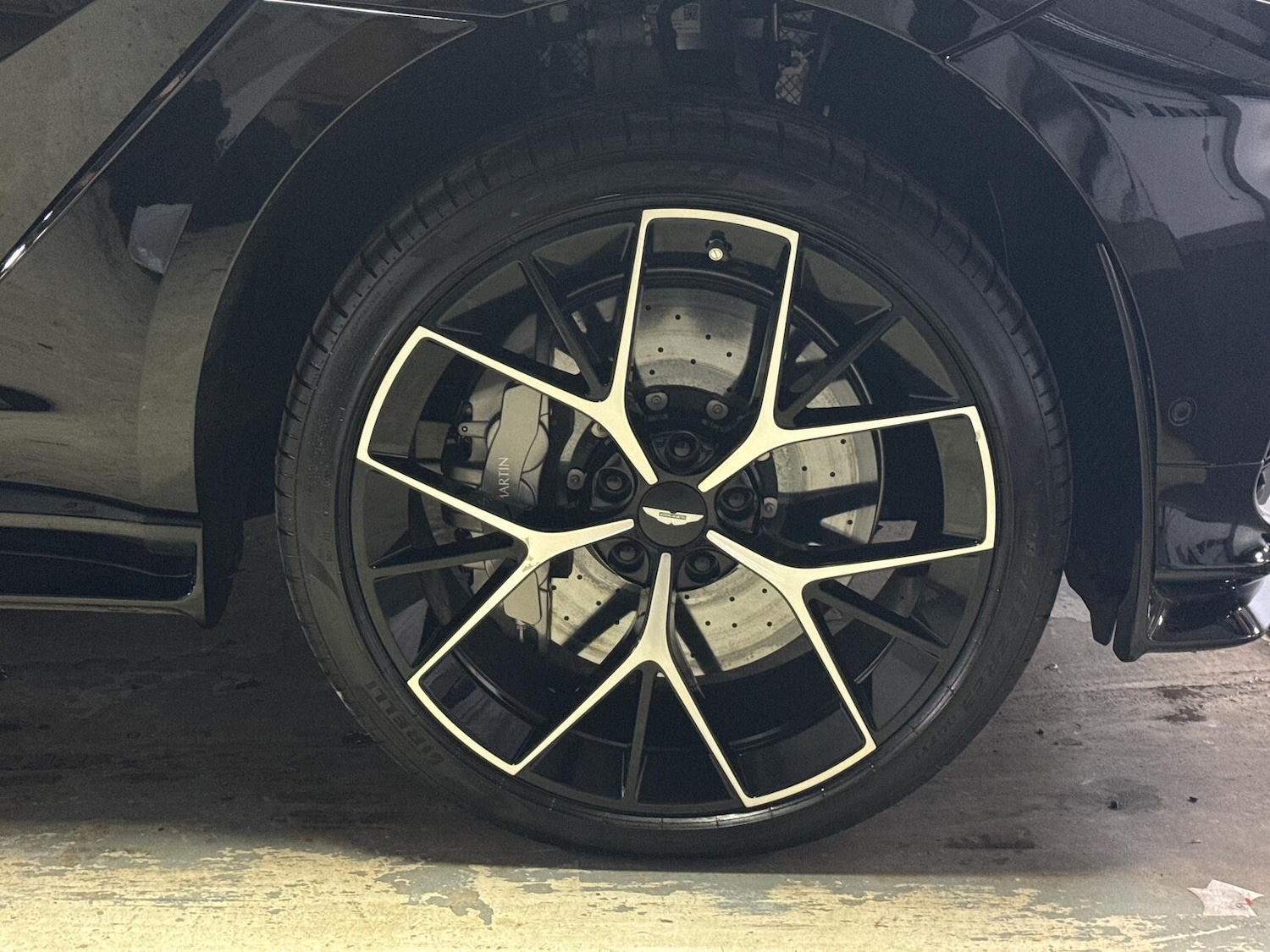 Used Aston Martin DBX 2025 for sale - 77775143: Photo 18