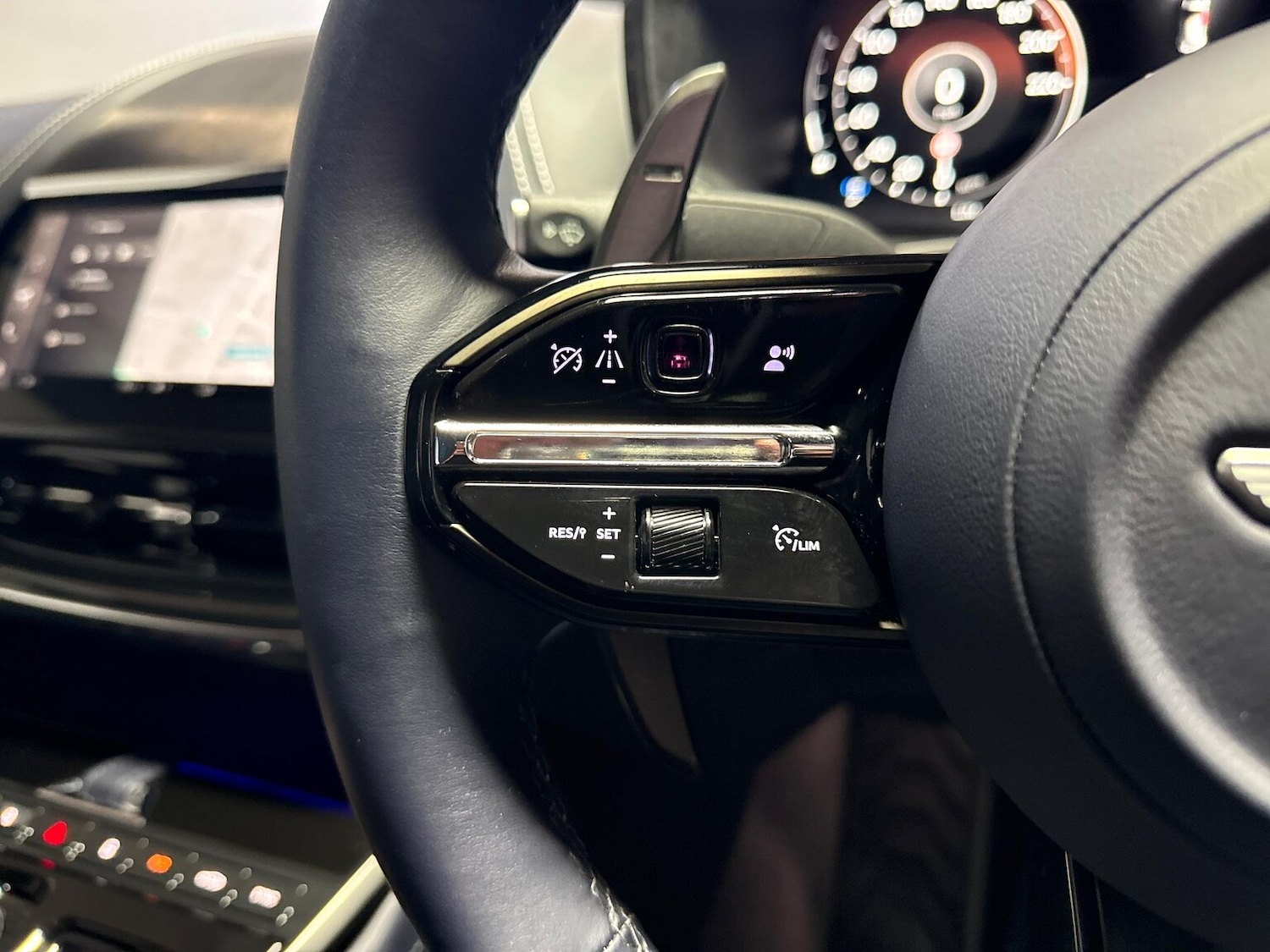 Used Aston Martin DBX 2025 for sale - 77775143: Photo 29