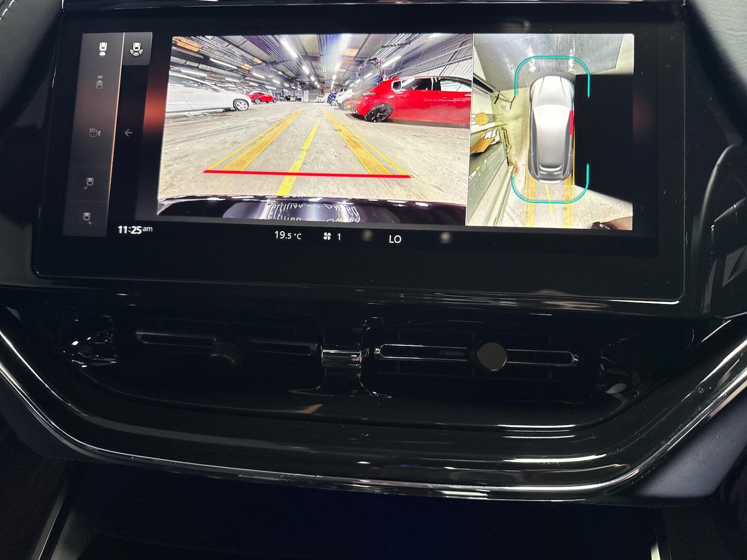 Used Aston Martin DBX 2025 for sale - 77775143: Photo 31