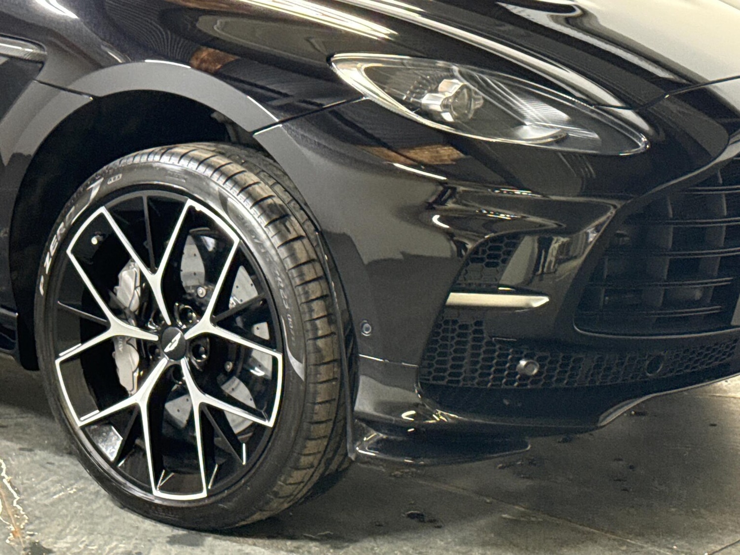 Used Aston Martin DBX 2025 for sale - 77775143: Photo 38