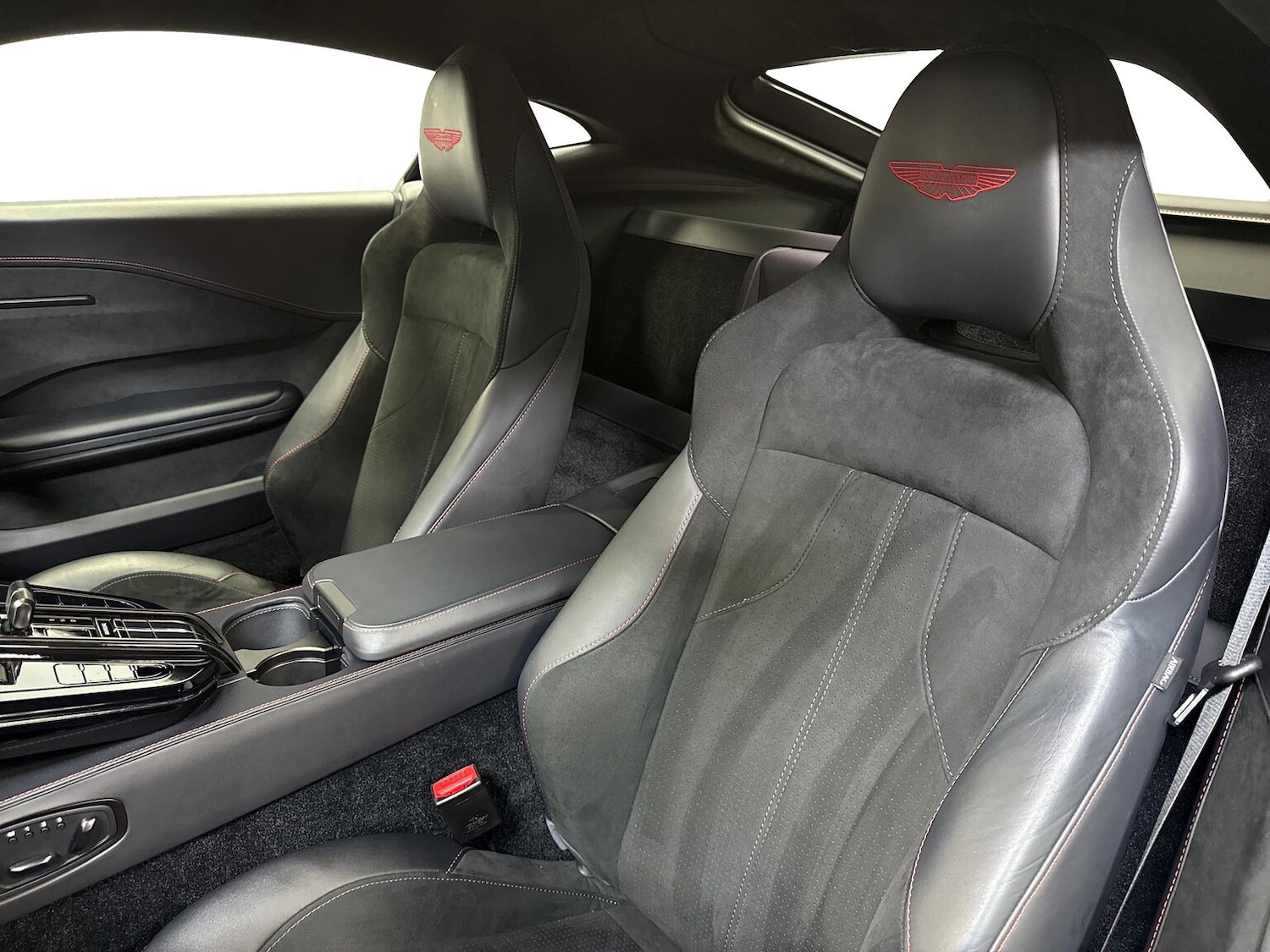 Used Aston Martin Vantage 2025 for sale - 76490757: Photo 22