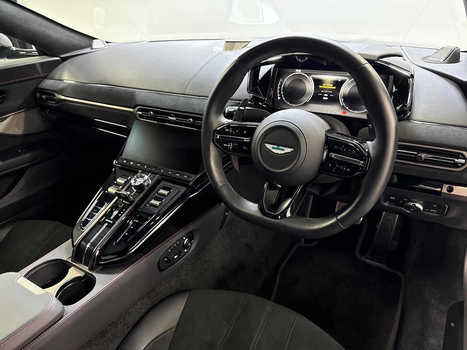 Used Aston Martin Vantage 2025 for sale - 76490757: Photo 26