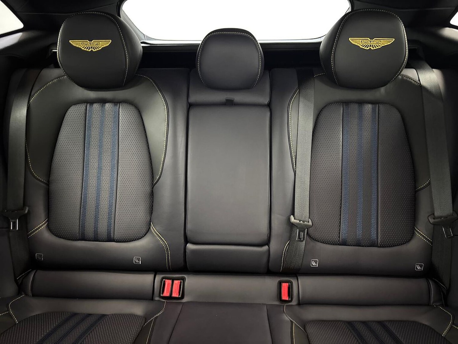 Used Aston Martin DBX 2025 for sale - 77489608: Photo 27